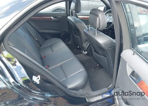 2011 Mercedes-Benz C 300 Sport 4Matic из США, поврежденный, VIN WDDGF8BB8BR158570